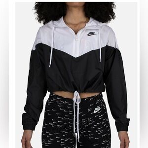 Nike Sportswear Heritage Cropped Windbreaker